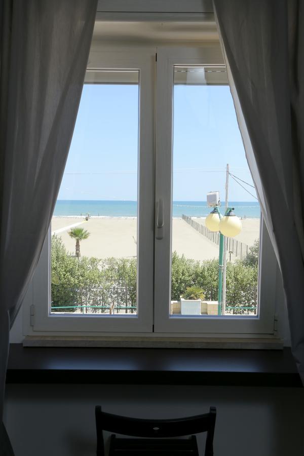 Rooms La Perla Del Mare Margherita Di Savoia Exterior photo