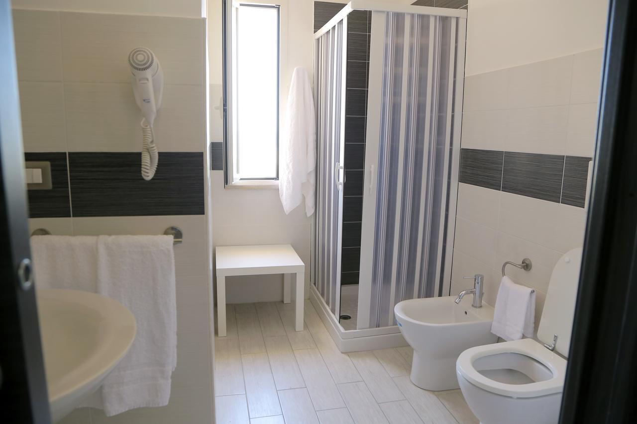 Rooms La Perla Del Mare Margherita Di Savoia Exterior photo
